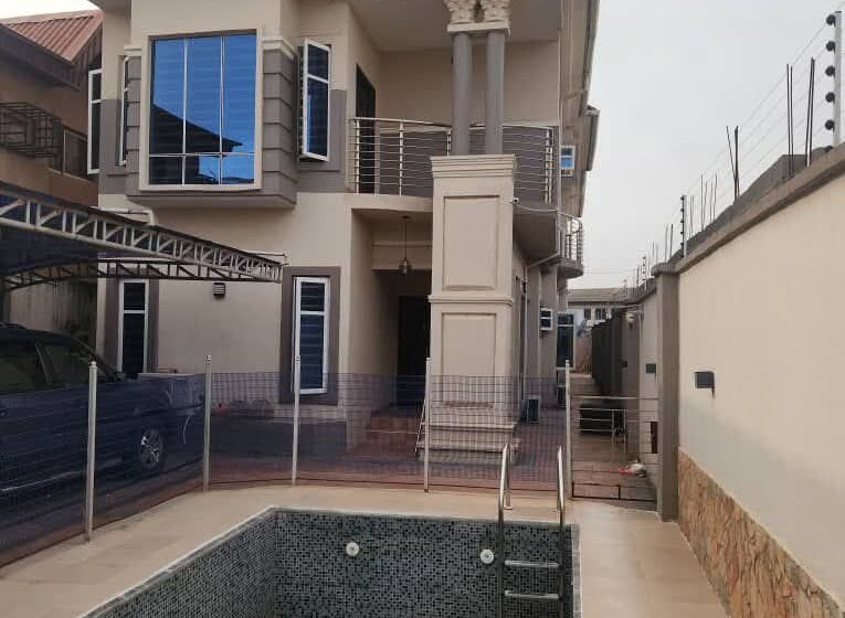 6 Bedroom Duplex All En-Suite Fully Furnished for Sale