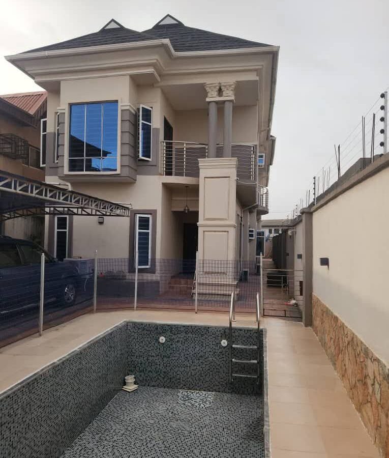 6 Bedroom Duplex All En-Suite Fully Furnished for Sale